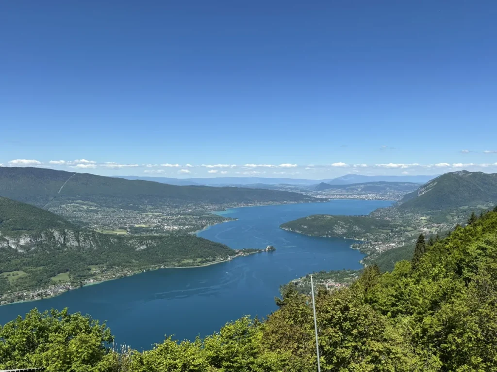 Le Lac d'Annecy depuis le col de la Forclaz