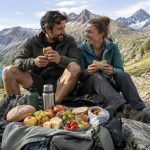 découvrez quoi manger lors d’un week-end de randonnée à deux : idées gourmandes, faciles à transporter et adaptées aux pauses sur le sentier.